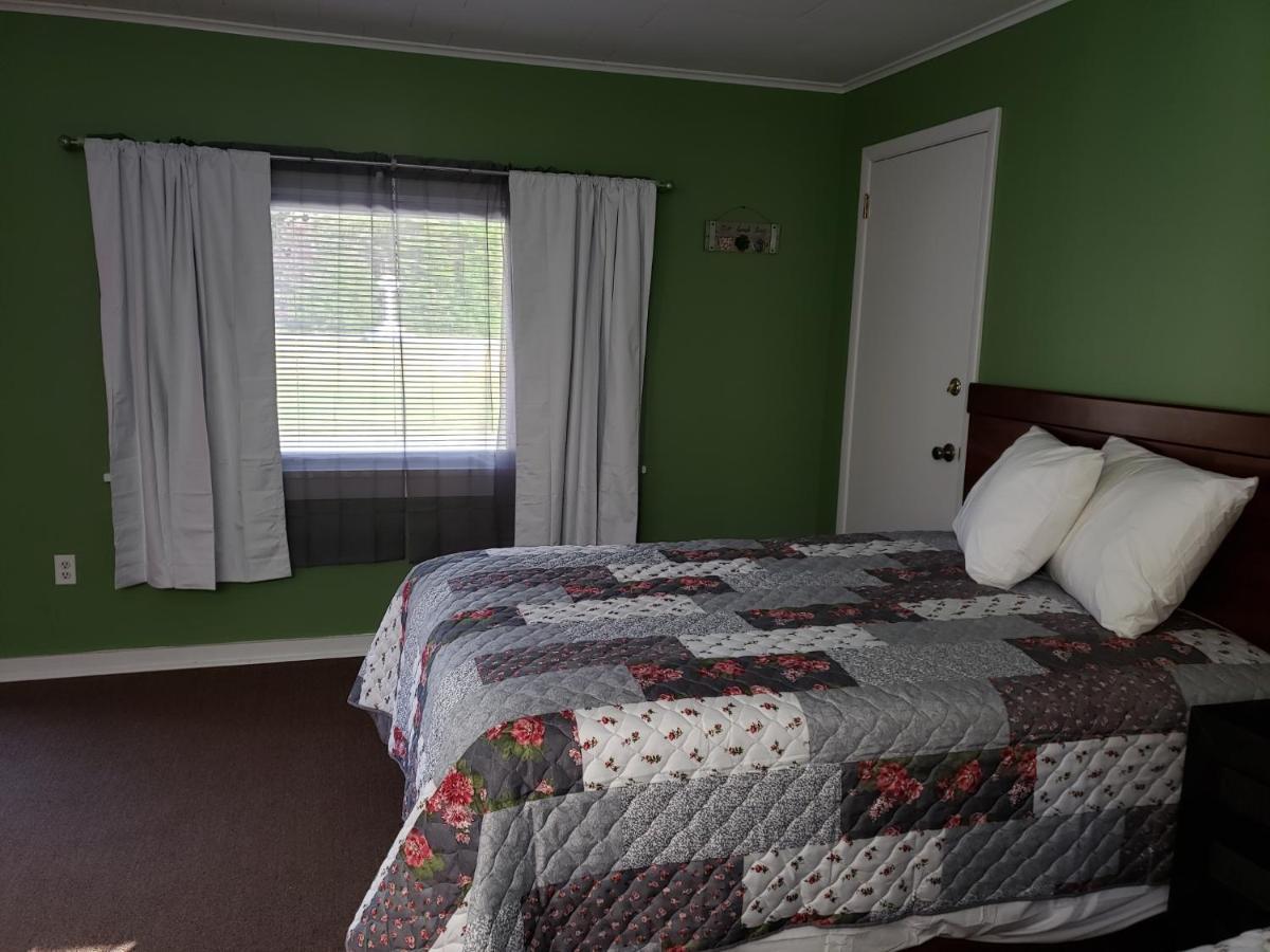 Blue Ridge Motel Schroon Lake Exterior photo